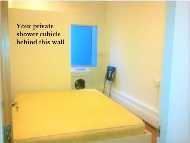 Semi-ensuite W Balcony For Locals, Pr, Ep, Sp Holders Only, Not Tourists Homestay