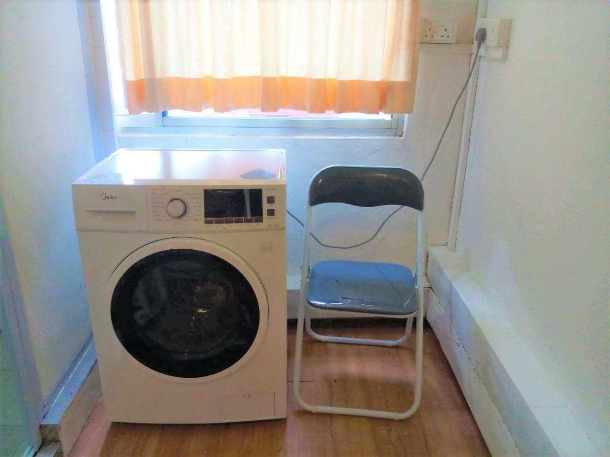 Semi-ensuite W Balcony For Locals, Pr, Ep, Sp Holders Only, Not Tourists Homestay