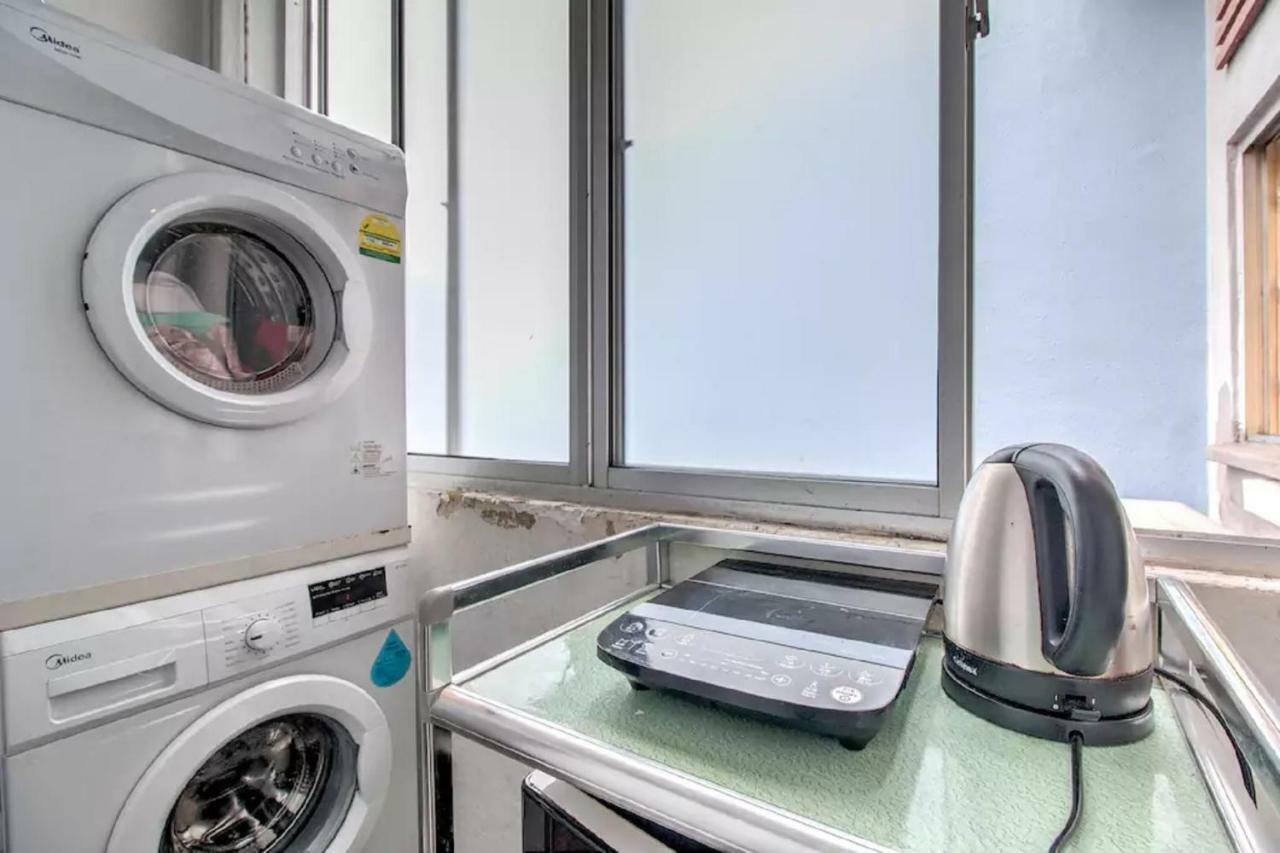 Homestay Semi-ensuite W Balcony For Locals, Pr, Ep, Sp Holders Only, Not Tourists