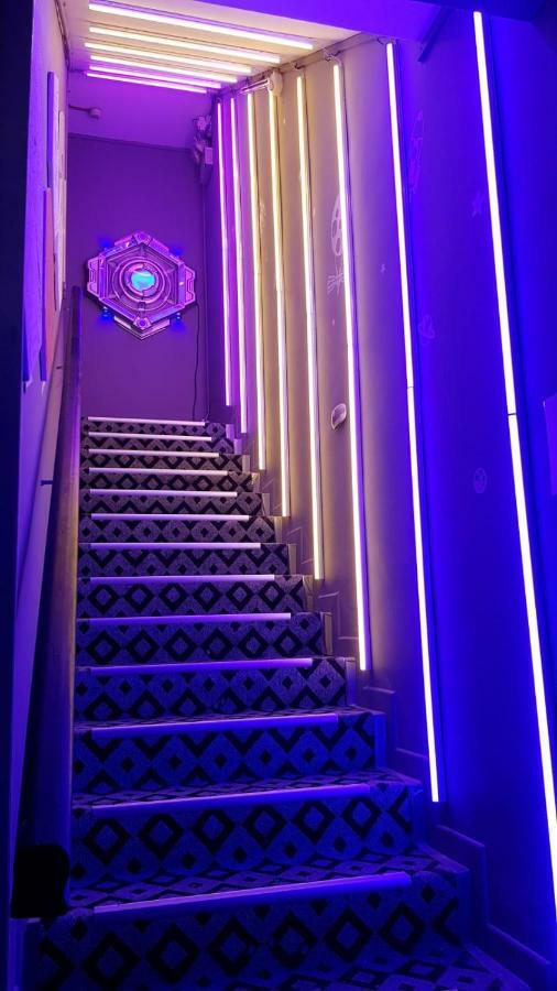 Met A Space Pod @ Boat Quay Capsule hotel 2*