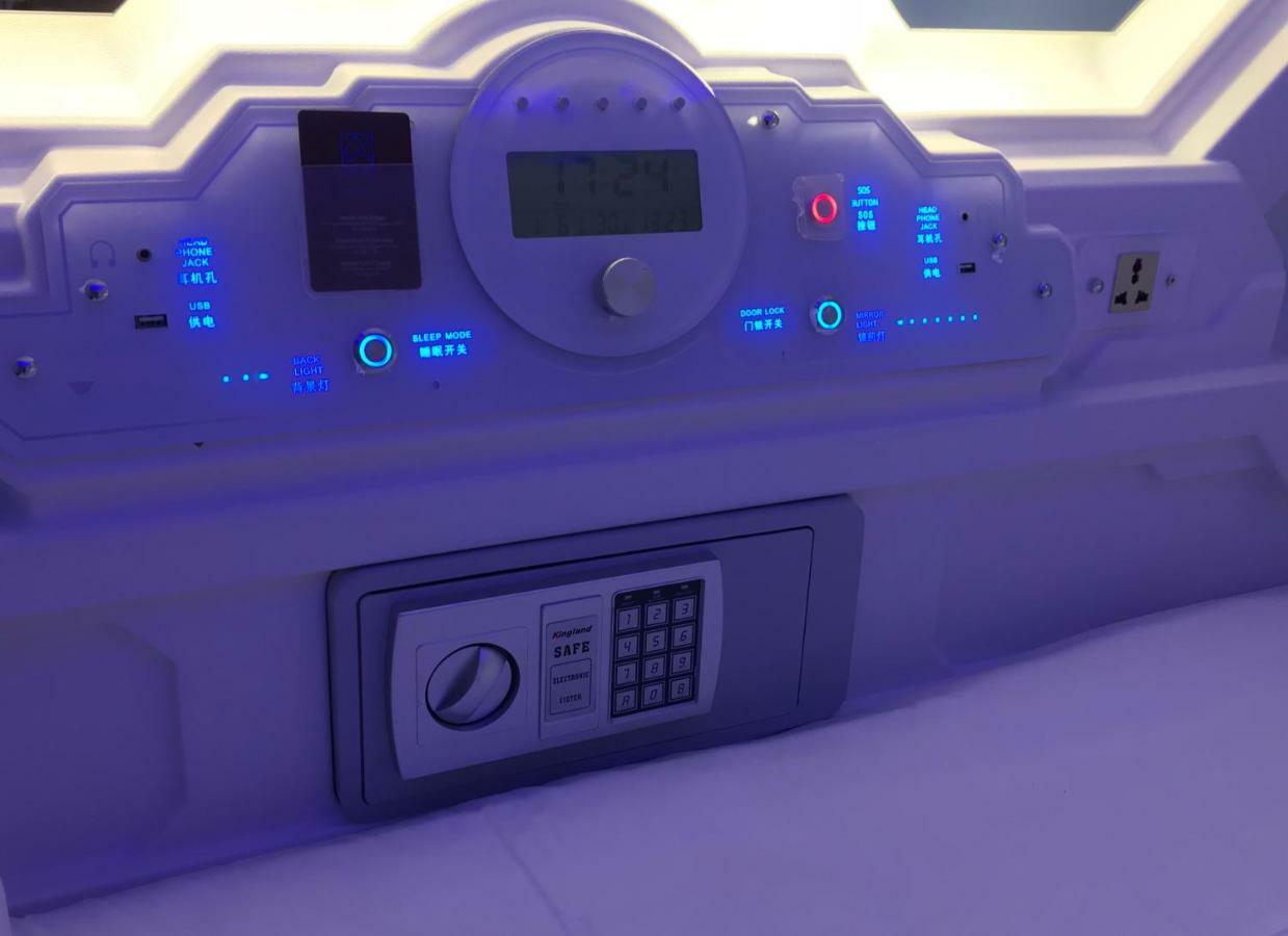 Atlantis Pods @ Chinatown Capsule hotel