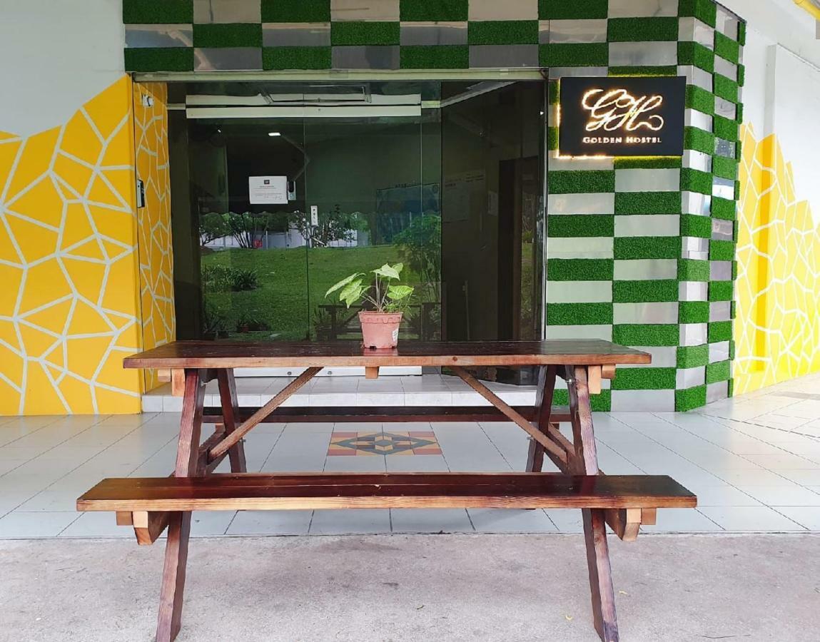 Hostel Golden