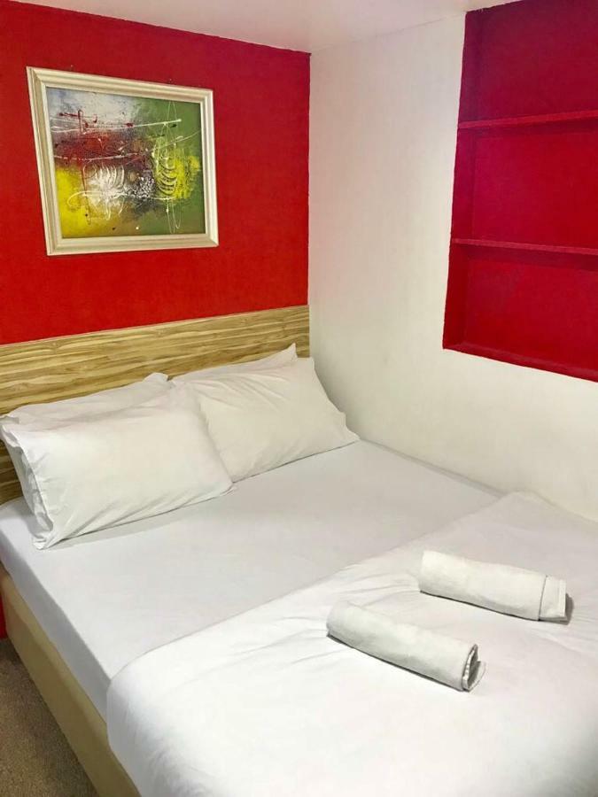 Hostel Checkers Backpackers *