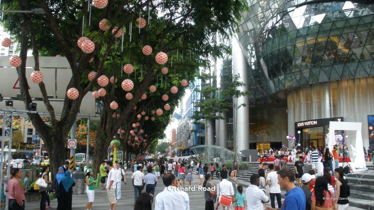 Gusti * Singapura