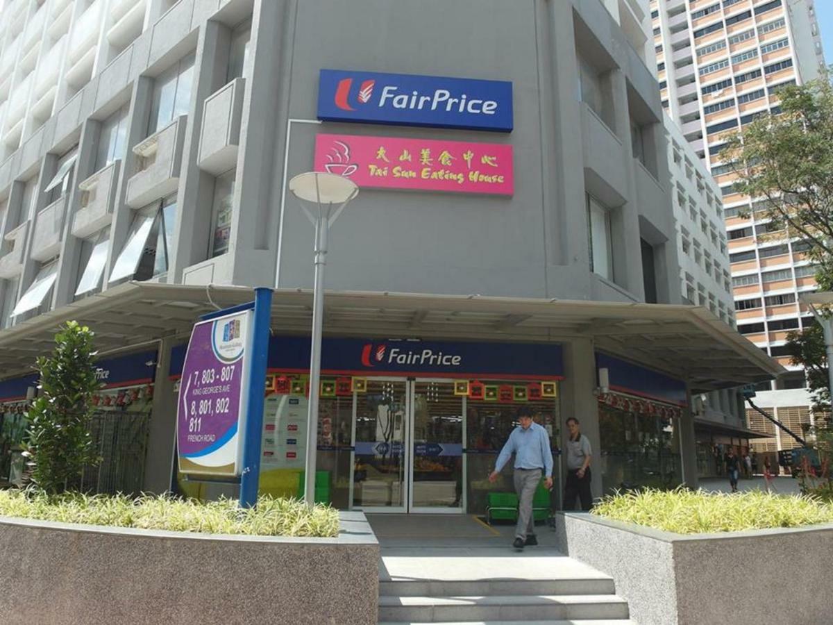 Semi-ensuite W Balcony For Locals, Pr, Ep, Sp Holders Only, Not Tourists Homestay Singapore