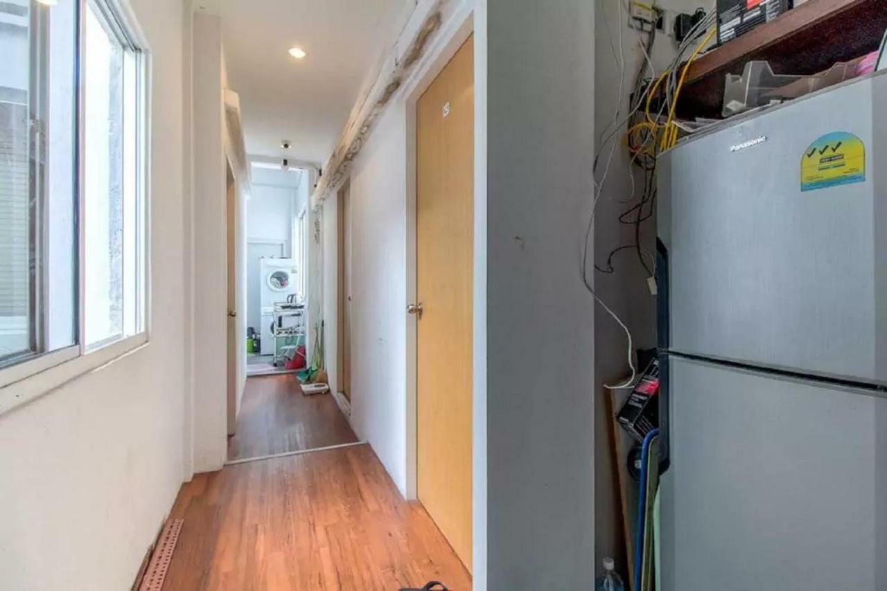 Semi-ensuite W Balcony For Locals, Pr, Ep, Sp Holders Only, Not Tourists Homestay *
