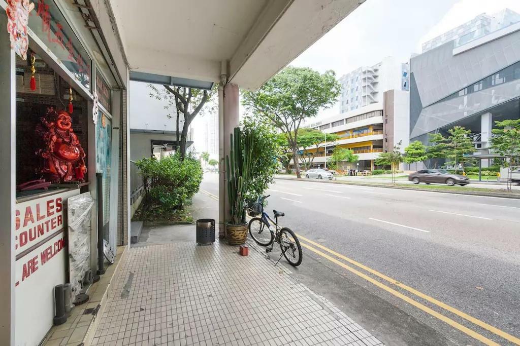 Semi-ensuite W Balcony For Locals, Pr, Ep, Sp Holders Only, Not Tourists Homestay *