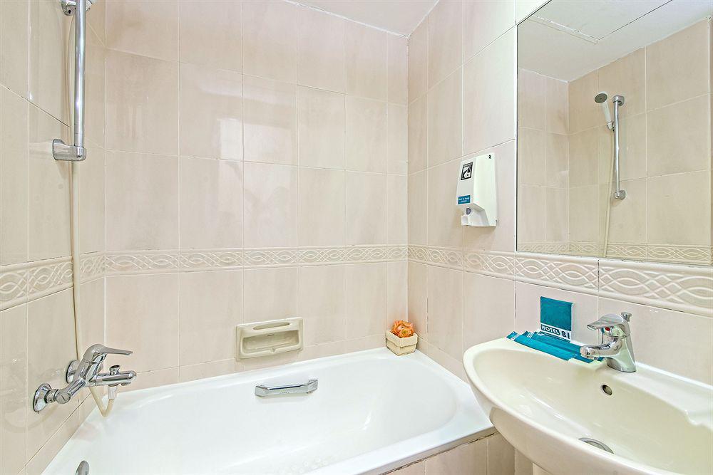 81 Premier Hollywood Hotel 2*