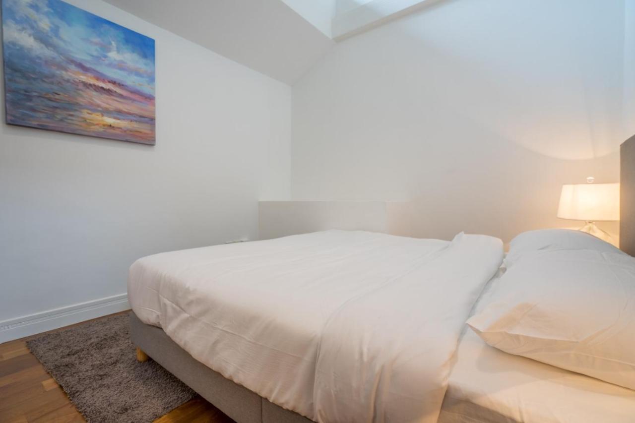 Clubhouse Residences Serviced - Staycation Approved *