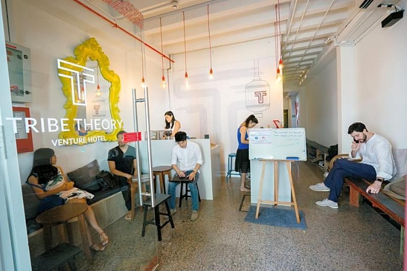 Draper Startup House For Entrepreneurs Capsule hotel *
