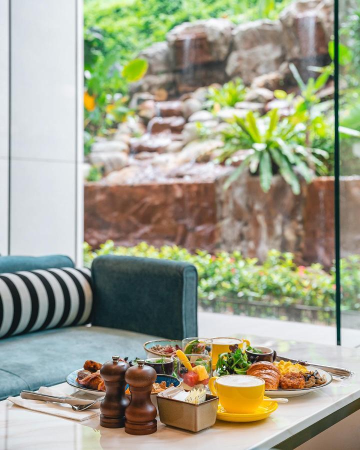 Hotel Furama Riverfront