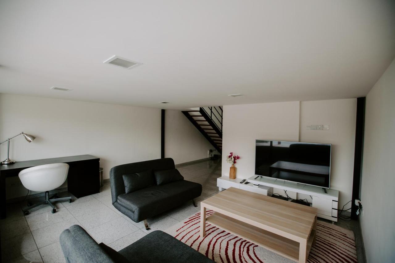 Cayden Riverfront Residences Aparthotel 4*