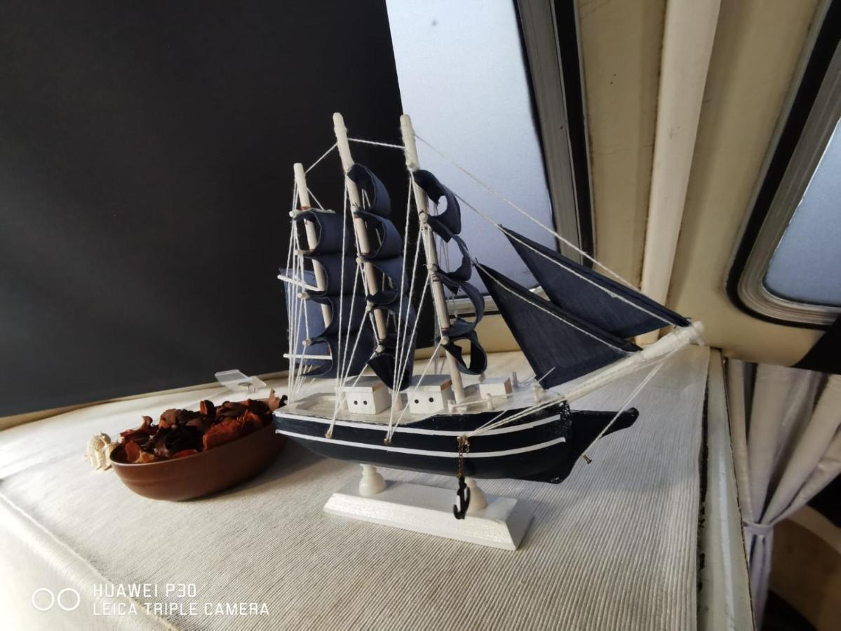 Botel Sweet Elegant Boat @ Marina Waterfront *