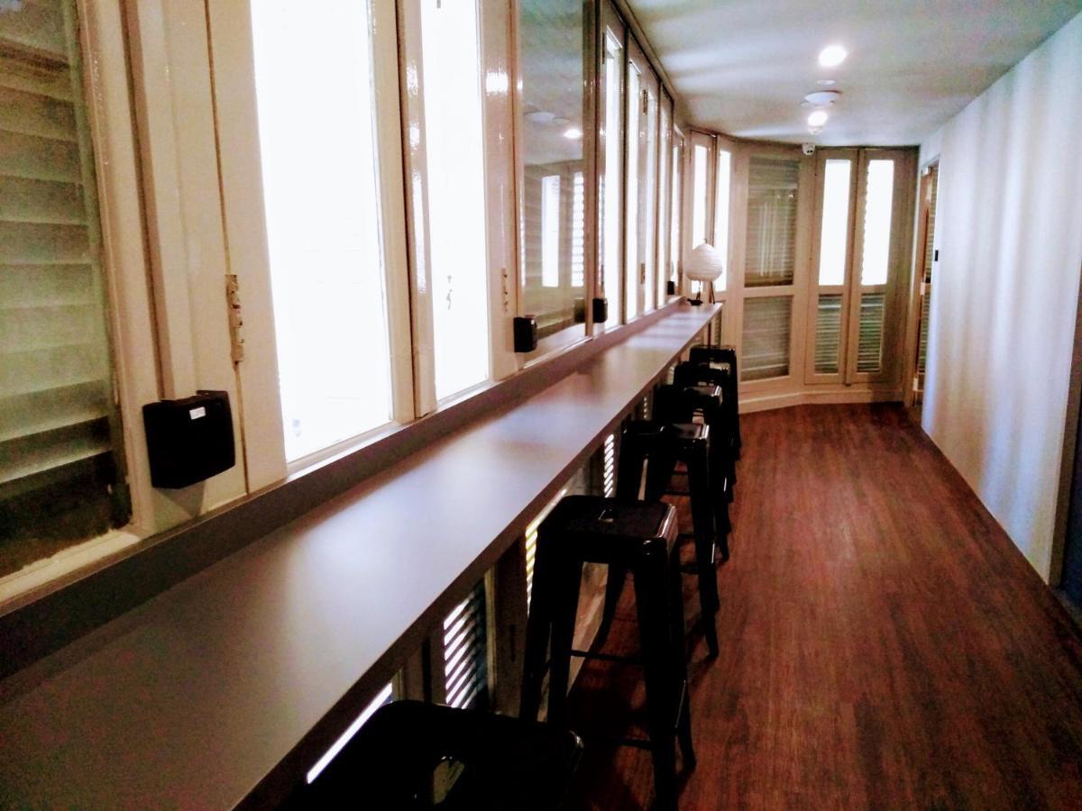 Capsule hotel Wink At Mccallum Street Singapore