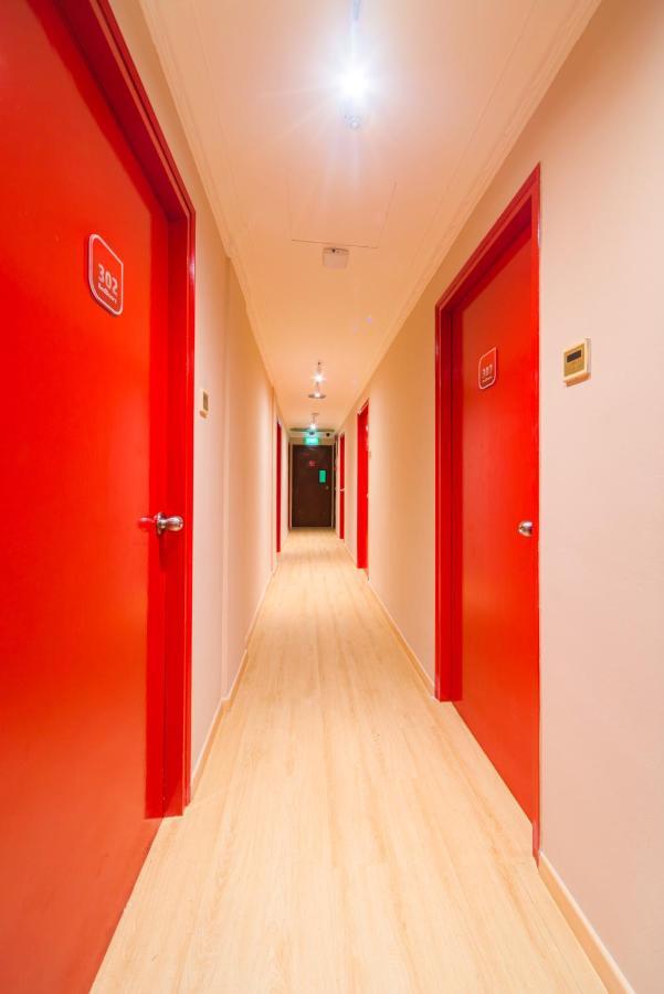 Hotel Reddoorz At Geylang 2*