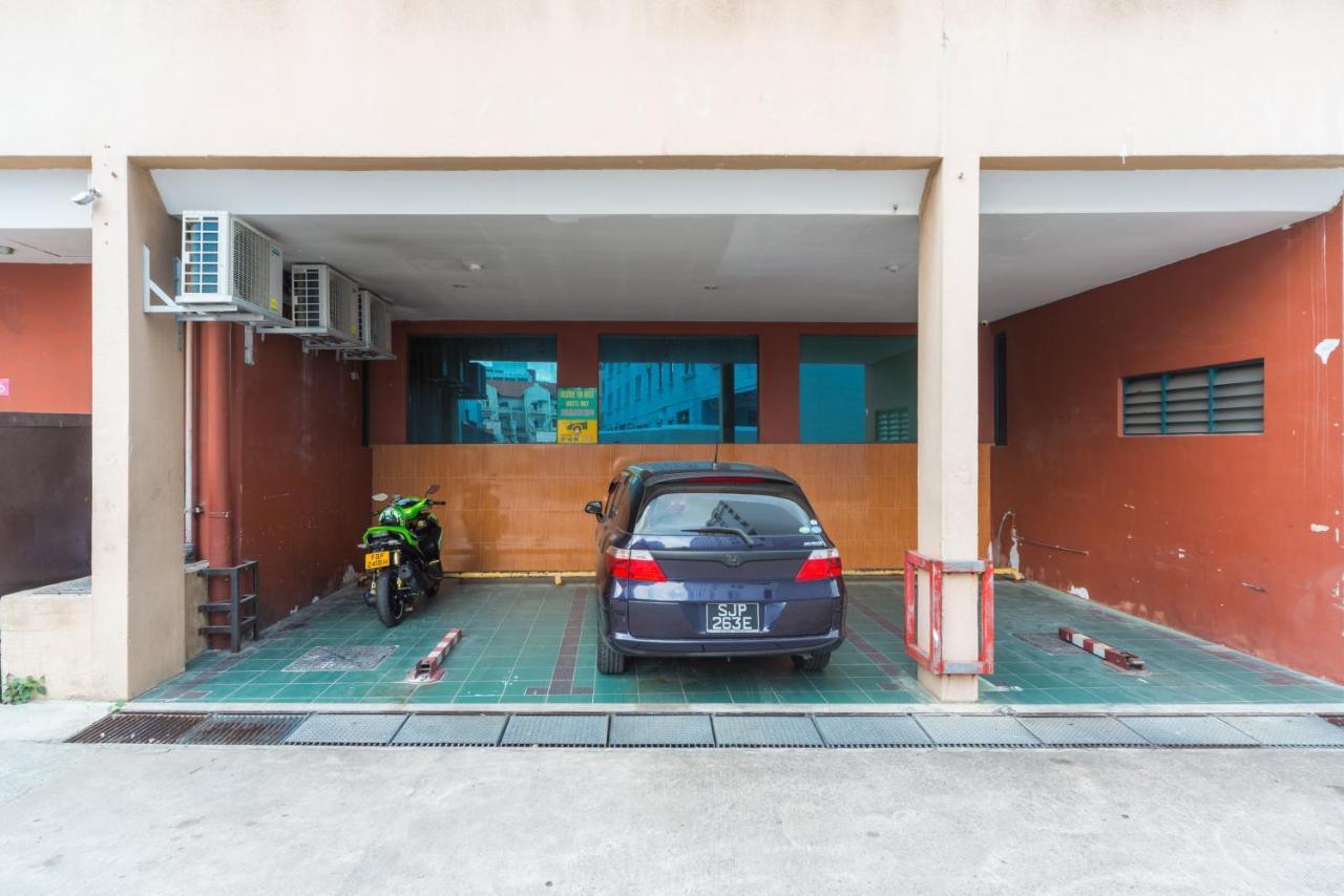 Hotel Reddoorz At Geylang 2*