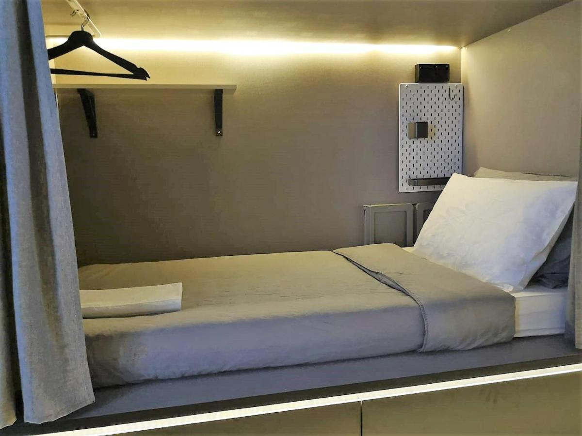Capsule hotel The11room