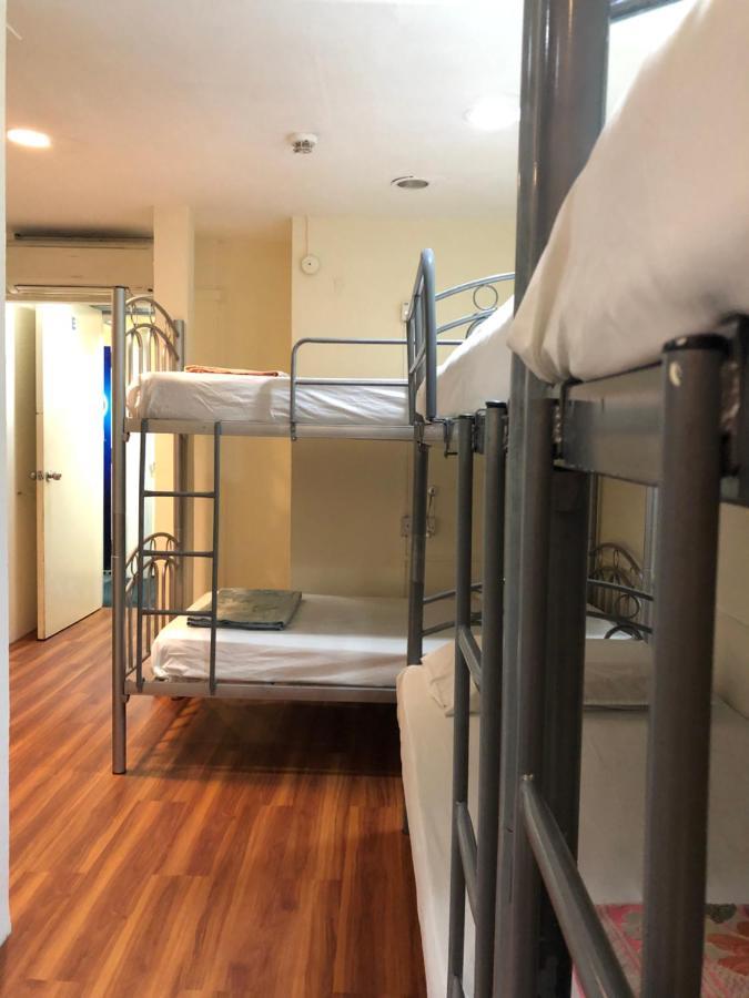 Hostel Snooze @dunlop Street Singapore