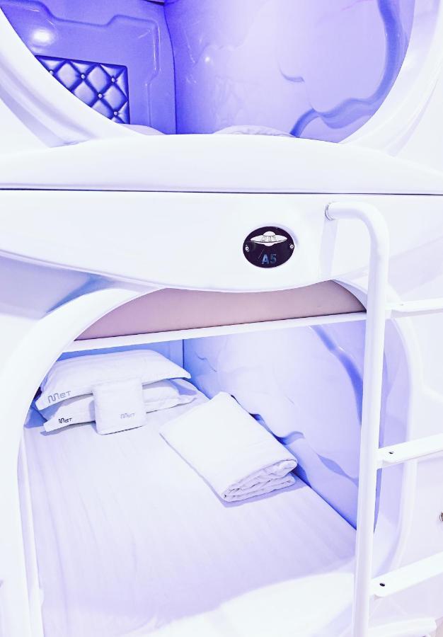 Met A Space Pod @ Boat Quay Capsule hotel