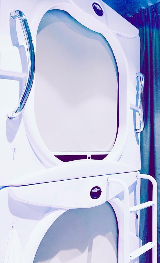 Met A Space Pod @ Boat Quay Capsule hotel