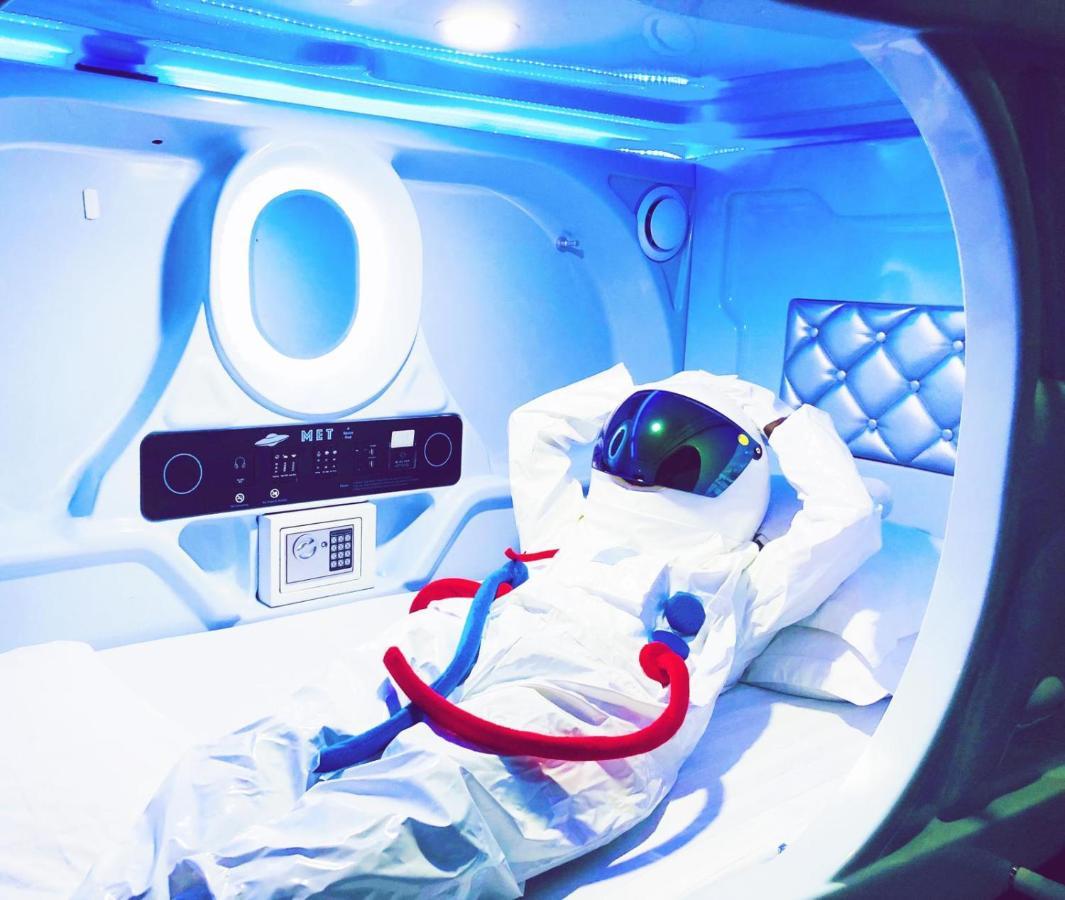 Capsule hotel Met A Space Pod @ Boat Quay Singapore