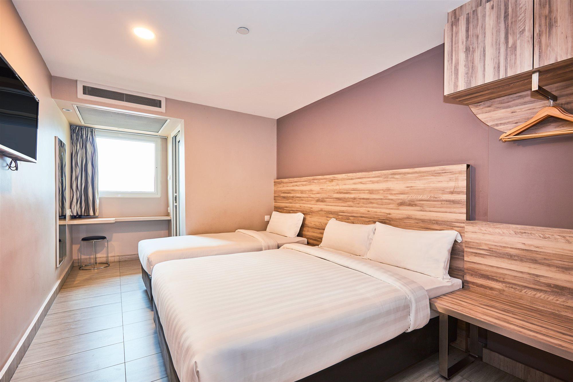 Ibis Budget Crystal Hotel 2*