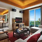 Resorts World Sentosa - Hotel Michael