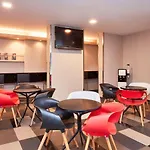 Ibis Budget Singapore Ruby