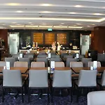Aqueen Hotel Paya Lebar
