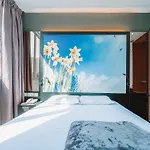 Hi Hotel Dot