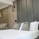 Rr Studios & Suites