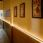 Gusti Bed & Breakfast Singapore