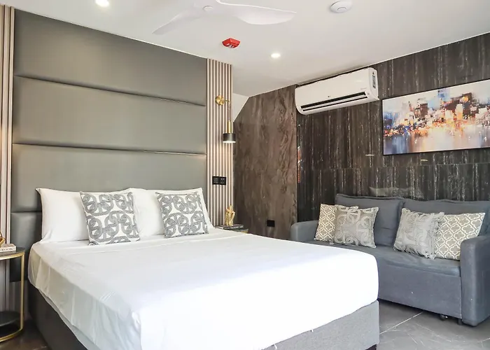 Rr Studios & Suites