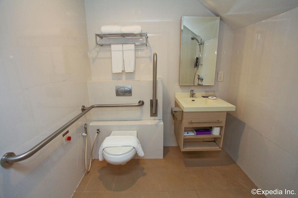 Aqueen Balestier Hotel