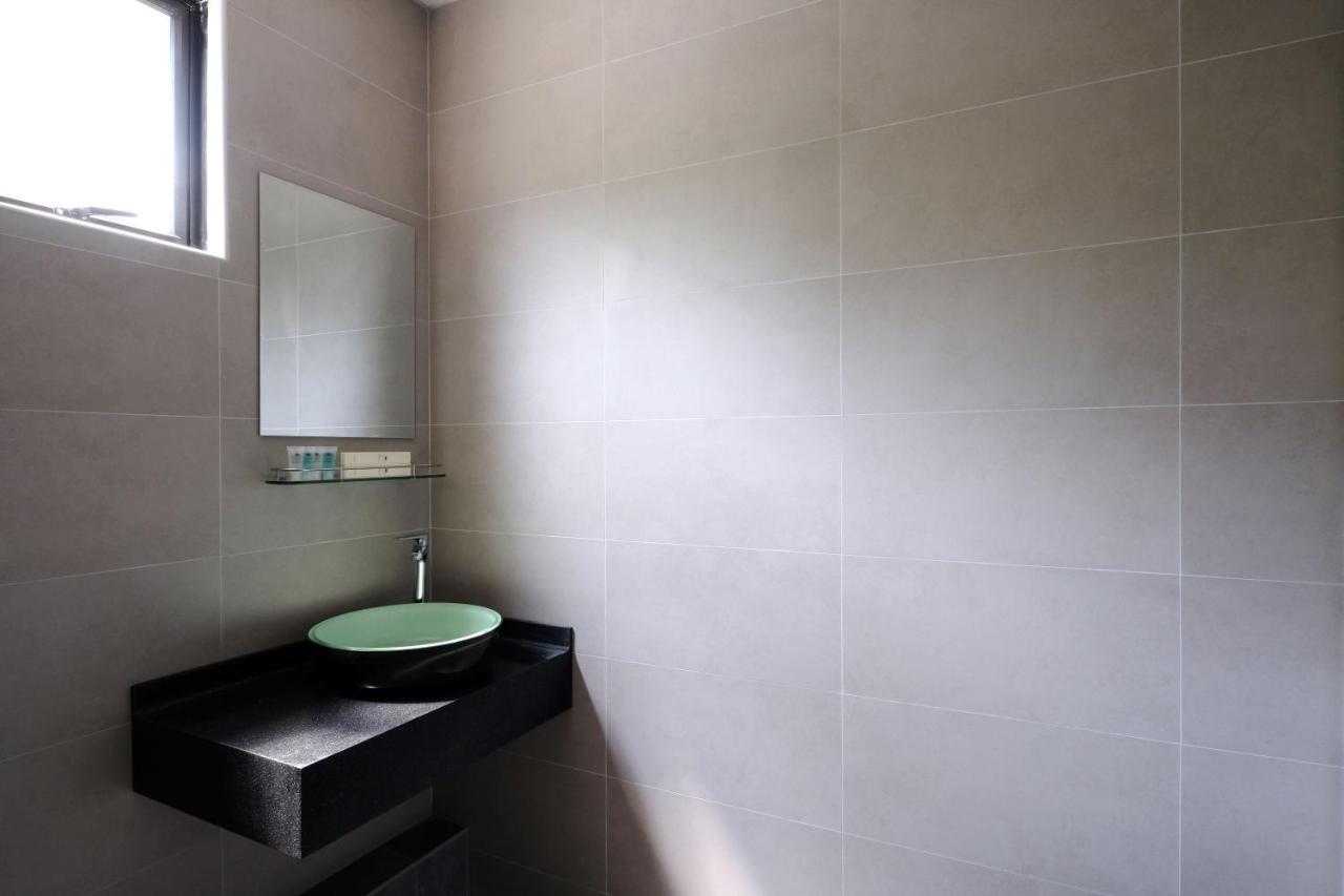 Hotel Q Loft At Bedok 3*