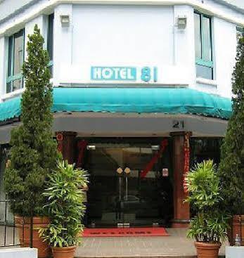 81 Orchid 2* Singapore