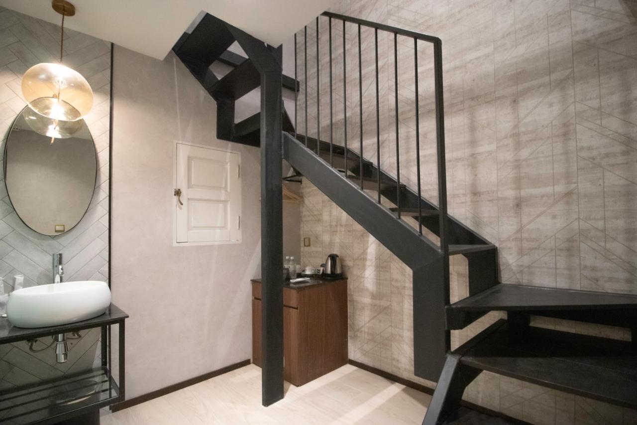 Hotel Harbour - Hamilton 3*