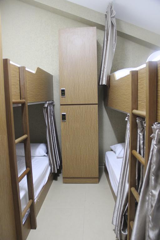 D & E Pte Ltd Hotel