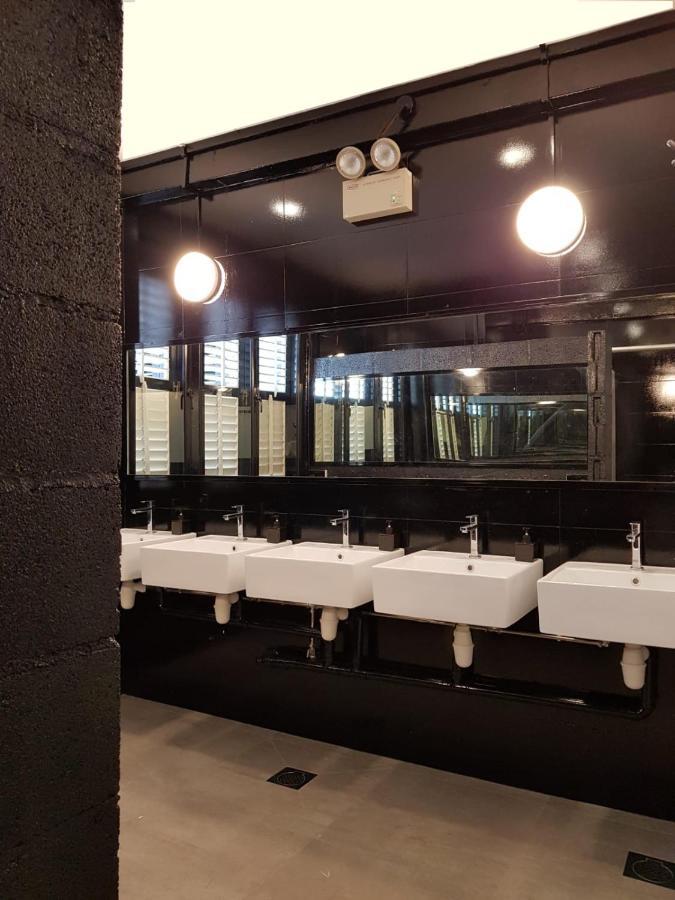 Wink At Mosque Street Capsule hotel Singapore