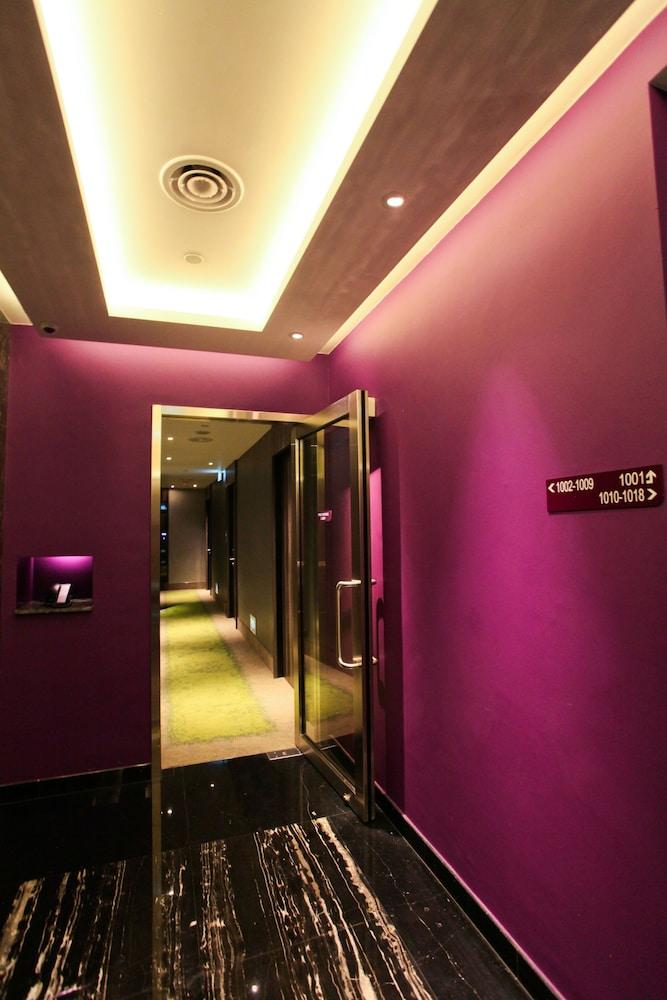 Aqueen Paya Lebar Hotel Singapore