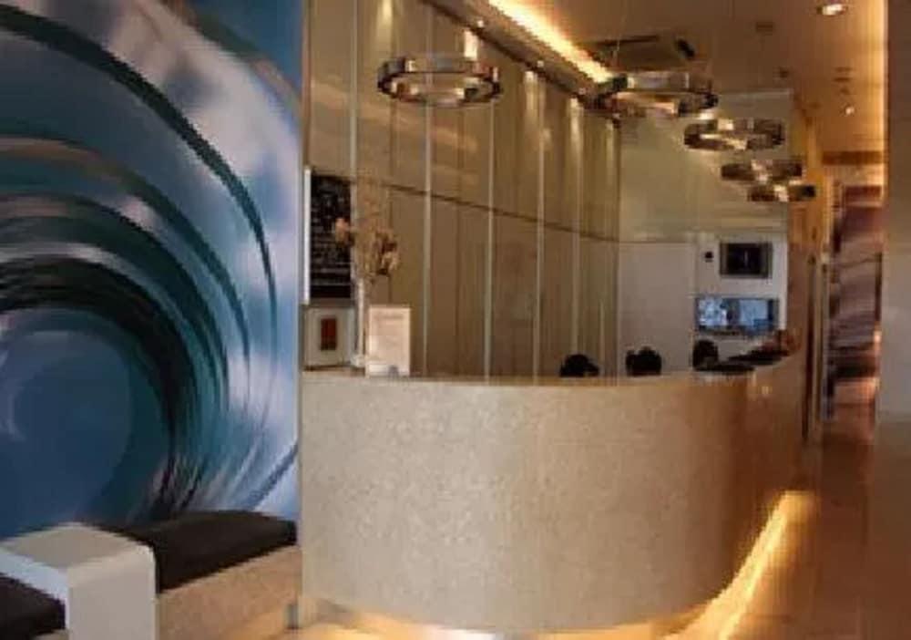 Hotel 81 Elegance 2*