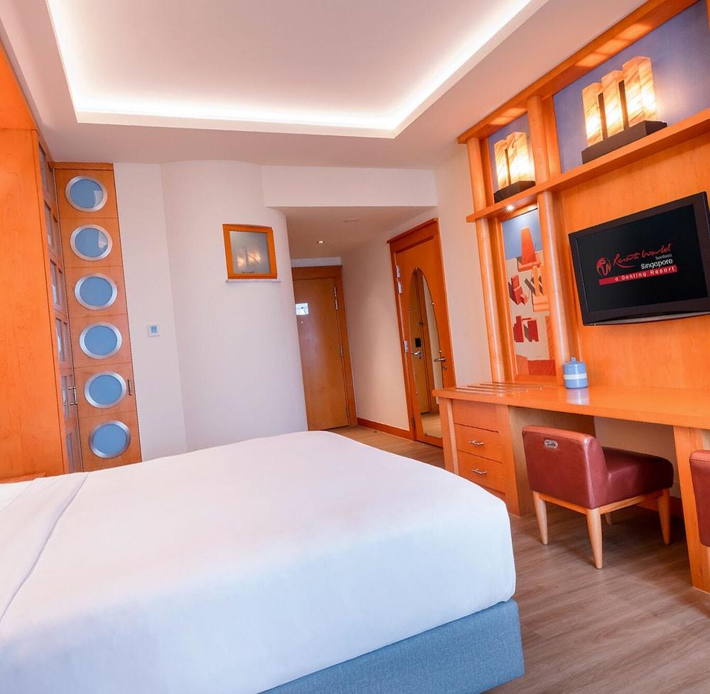 Resor World Sentosa - Michael Singapore