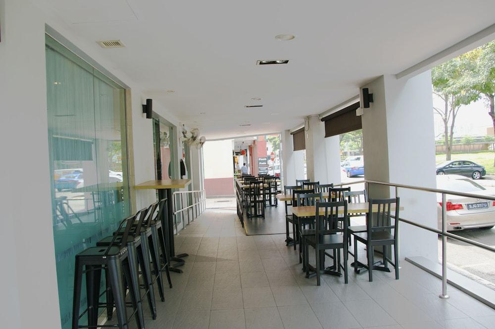 The Snooze At Bugis 3*