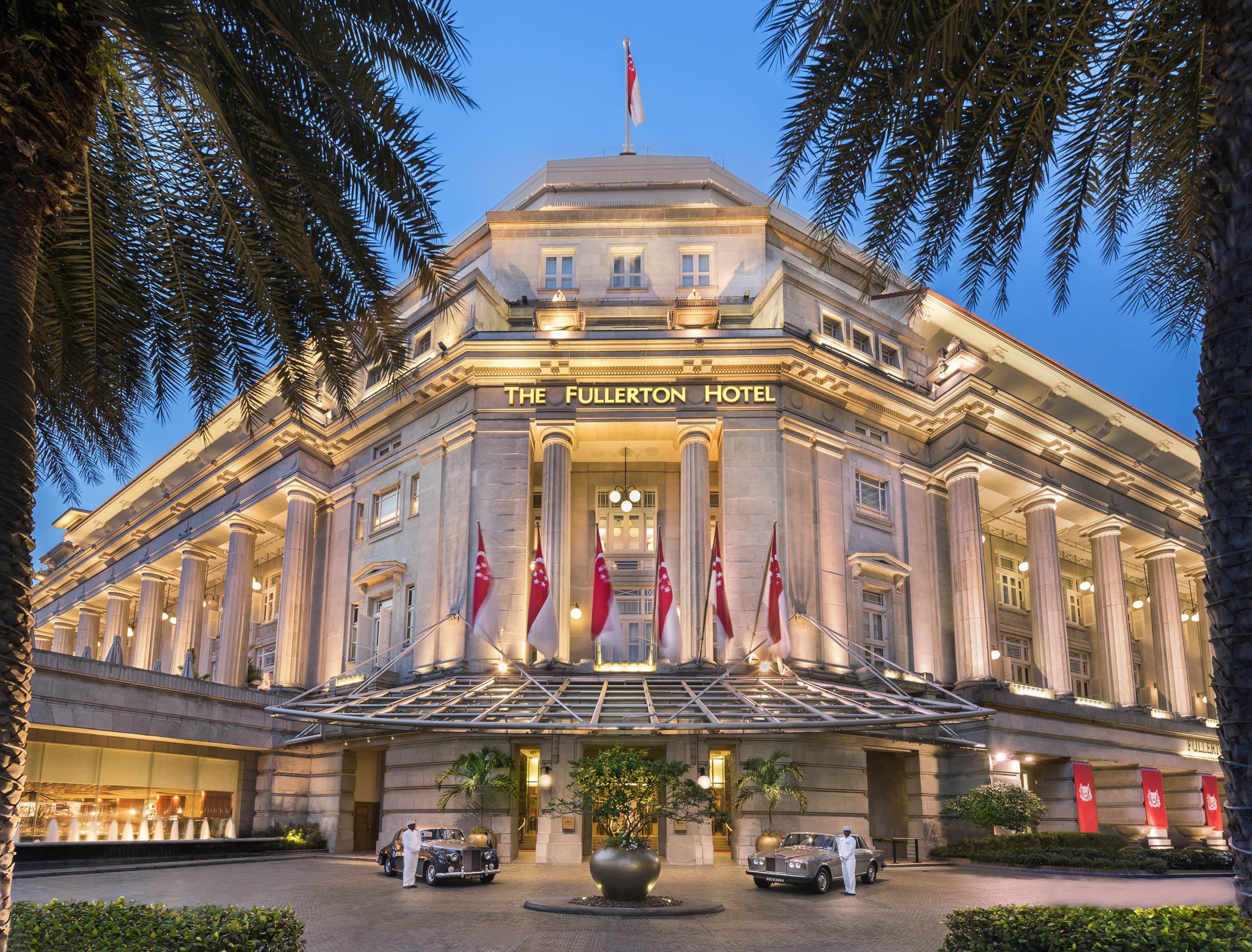 The Fullerton Hotel 5*