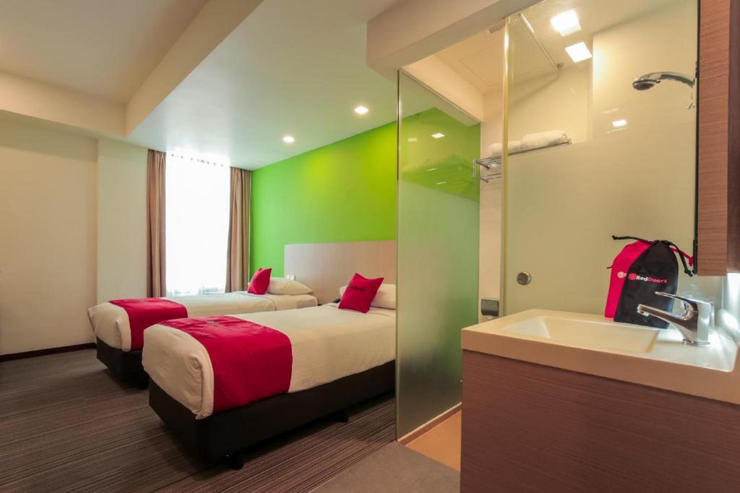 Aqueen Balestier 3*