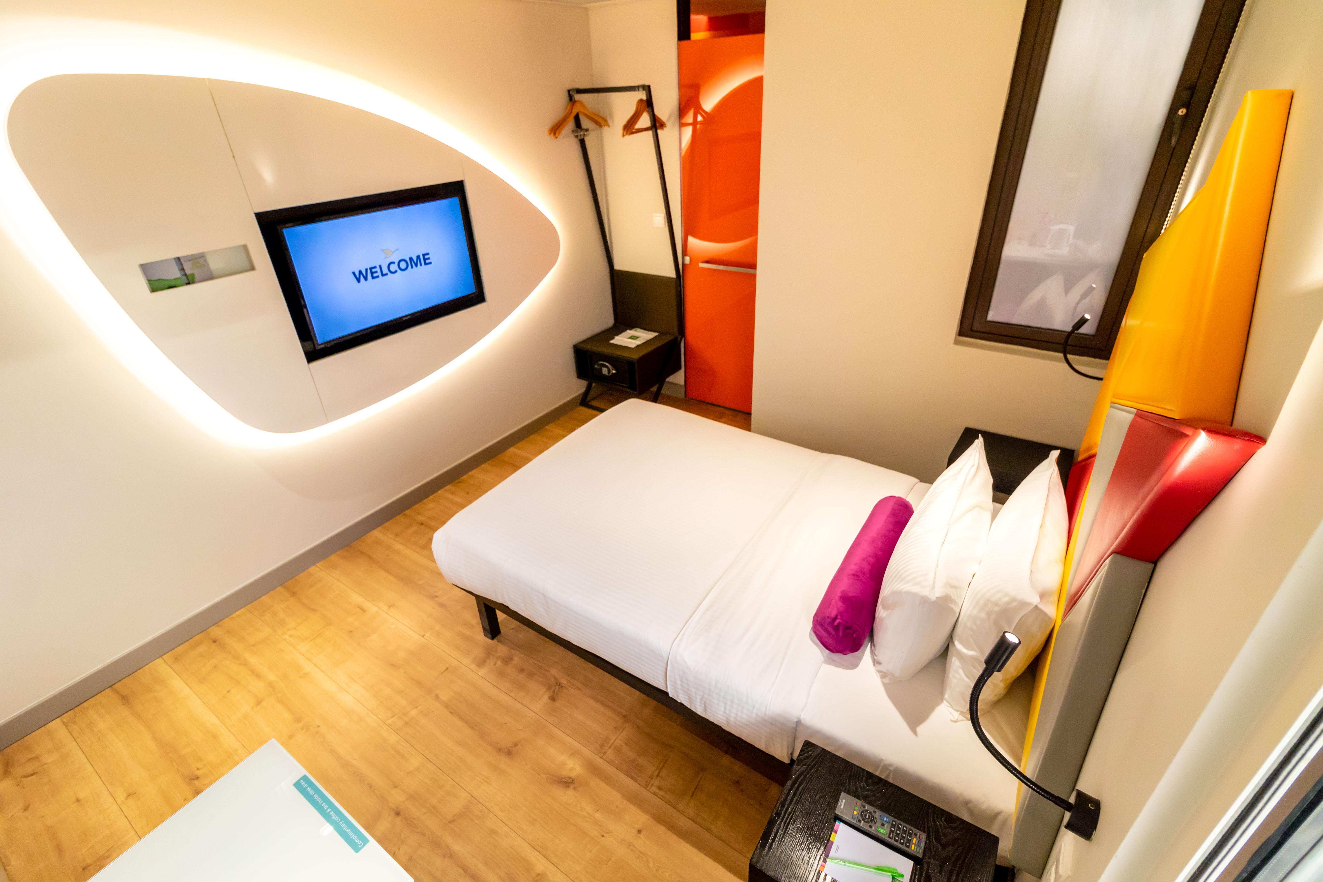 Ibis Styles On Macpherson Hotel