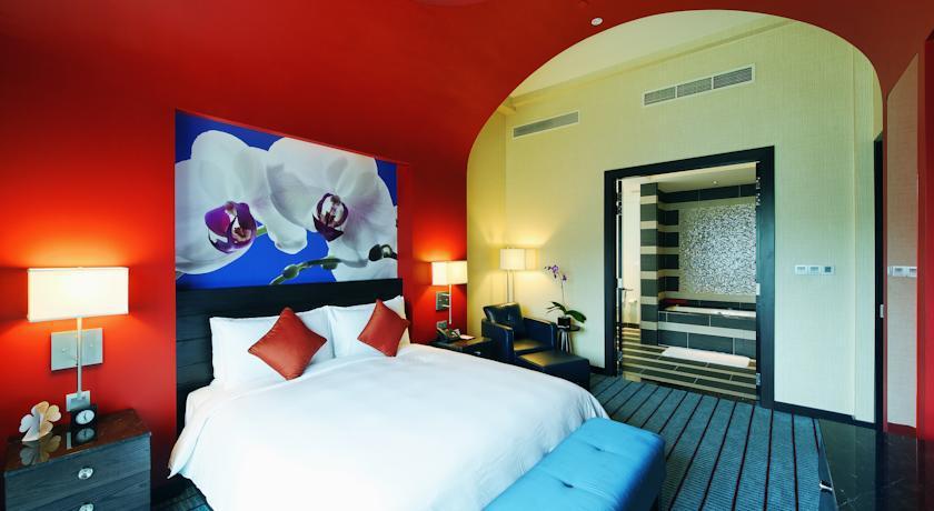 Resor World Sentosa - Michael