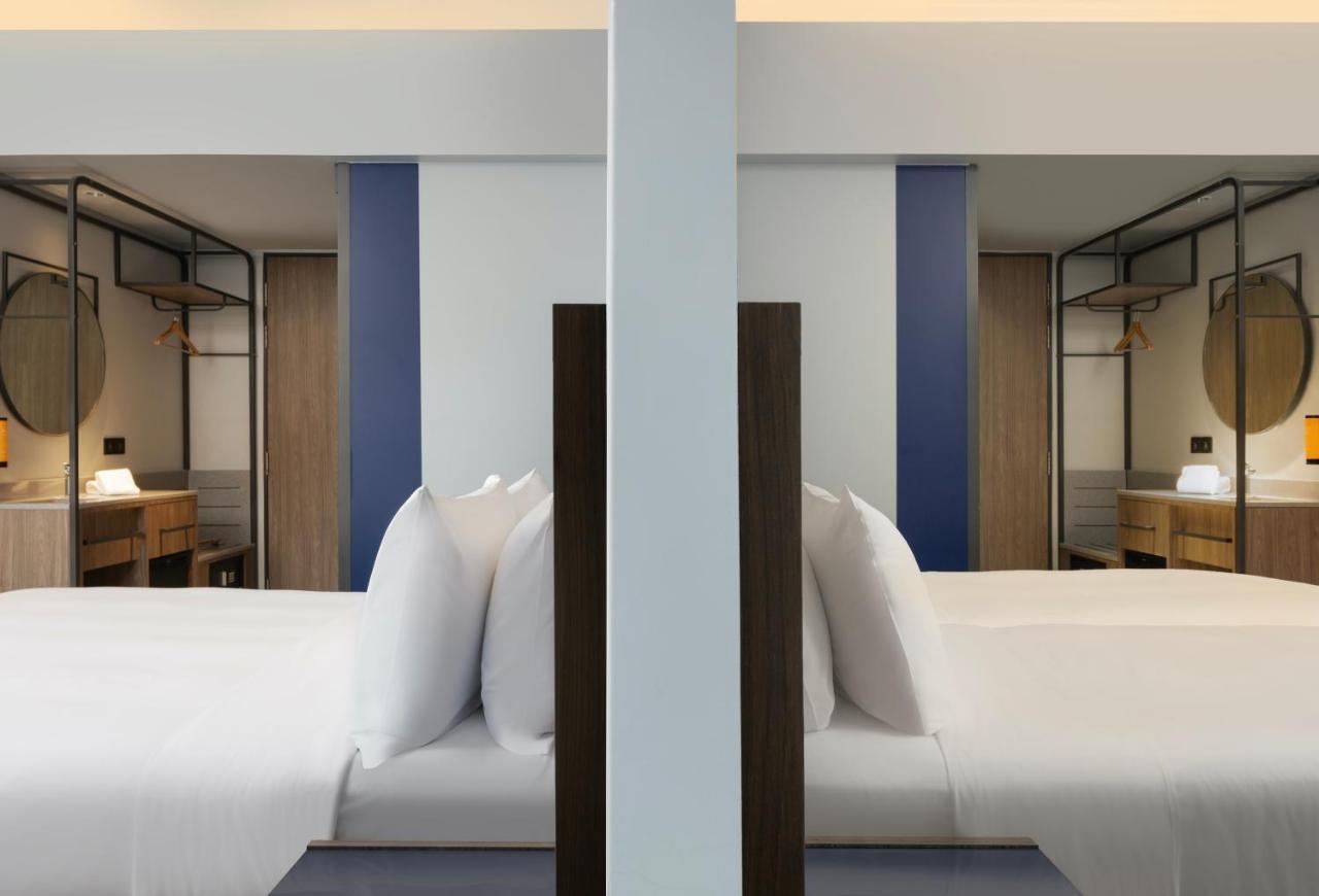 Travelodge Harbourfront Hotel 4*