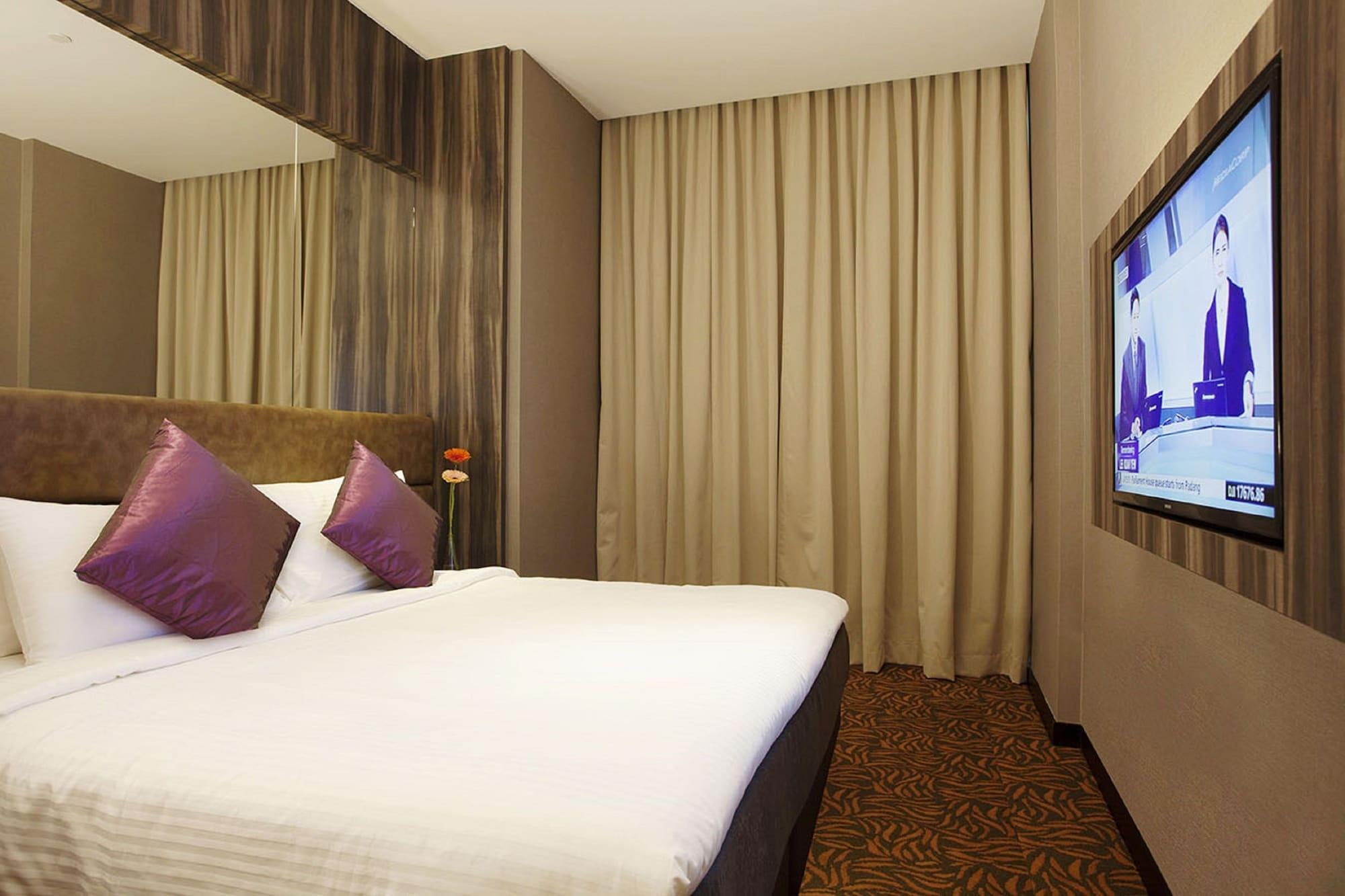 Aqueen Paya Lebar 4* Singapore