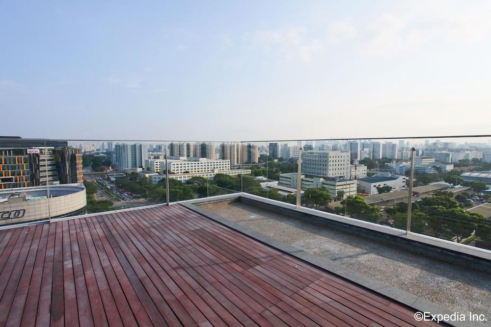 Hotel Aqueen Paya Lebar 4*